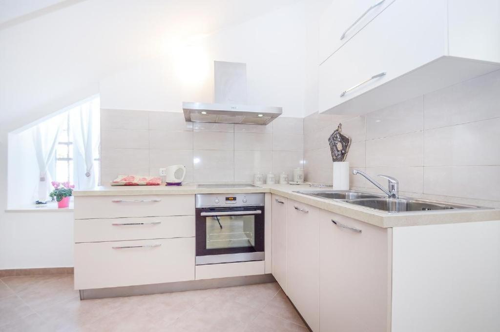Apartman Ivano พูลา ภายนอก รูปภาพ